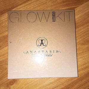 Anastasia Beverly Hills Sun Dipped Glow Kit